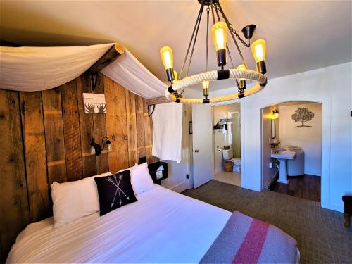 Mrs. Anderson's Lodging