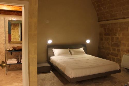 Antico Convicino Rooms Suites & SPA Stop at Antico Convicino Rooms Suites & SPA to discover the wonders of Matera. Offering a variety of facilities and services, the hotel provides all you need for a good nights sleep. Business center,