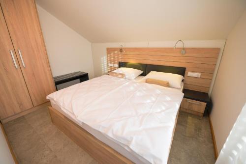 HOTEL BARON - image 4