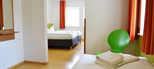 room detail thumbnail 0