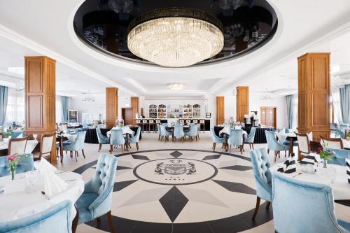 Ресторан, Palac Mortegi Hotel & SPA - Restauracja Szlachecka, SPA, Basen, Sauny, Jazda Konna, Mini Zoo - Luksu in Lubawa