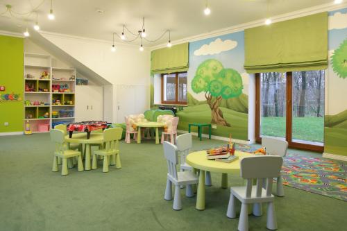 Дитячий клуб, Palac Mortegi Hotel & SPA - Restauracja Szlachecka, SPA, Basen, Sauny, Jazda Konna, Mini Zoo - Luksu in Lubawa