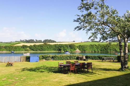 Holiday Home Lampaul-Plouarzel - BRE05109d-F gîte à louer Kergonsoch