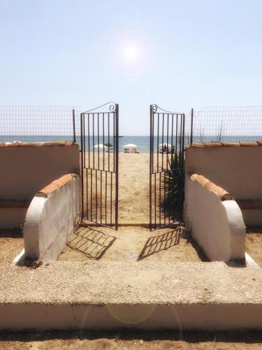 PINETA BLU, Villa sul mare con due appartamenti indipendenti tra Terracina e Sperlonga