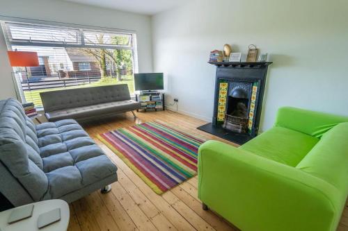 Family Self Catering Ireland - Enniskillen - Sleeps 8 & Baby gîte à louer Tamlaght