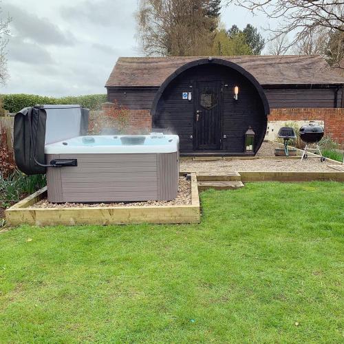 Steppe Farm Glamping Pod With Private Hot Tub