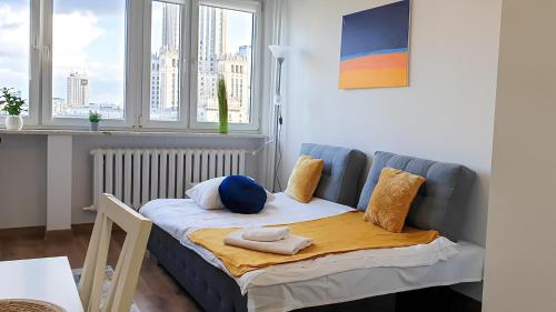 Sweet Life Apartment next to metro station, Varšava
