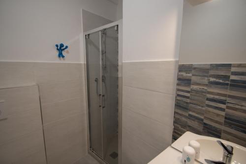 Ducha, Appartamento piazza Buccelli a 10 mt dal mare in Varazze