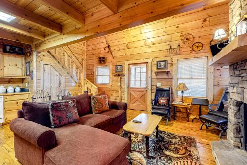 Cove Creek Cabin - image 2