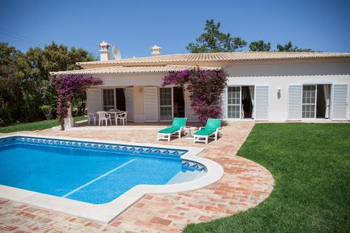 Detached Three-Bedroom Villa with Private Pool image 10