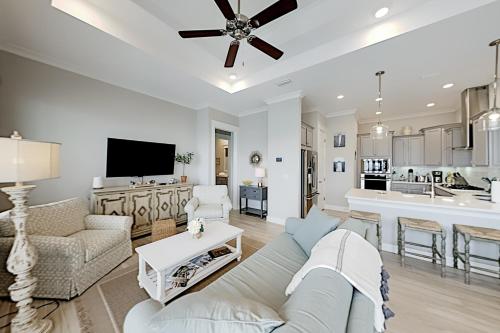 Luxury Prominence Escape - Pool & Beach Shuttle townhouse - image 3