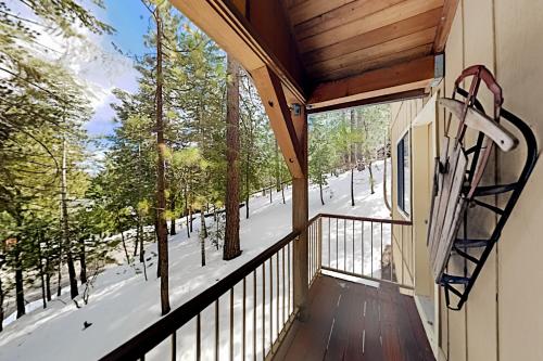 Big Luxury Retreat - Steam Sauna & Deck home - image 3