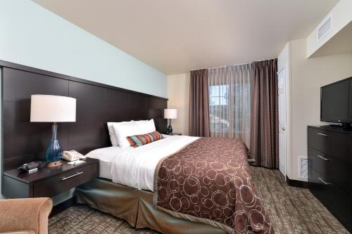 Staybridge Suites Sioux Falls At Empire Mall Hotel