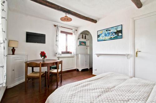 In the Clouds over Trastevere, penthouse studio, Рим (фото 9)