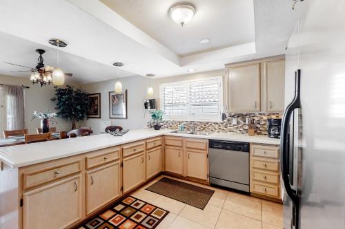Desert Bungalow - image 6