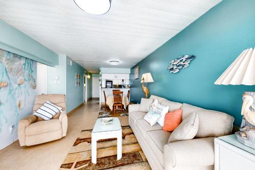 Seawall Apartments