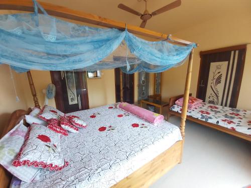 BENJAMIN HOMESTAY