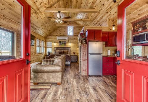 Owls Nest, Hot Tub, WIFI, Featured on Barnwood Builders, Free Attraction Tickets!!! in ชานเมืองพีเจี้ยน ฟอร์จ
