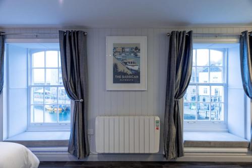 The Three Crowns B&B – Plymouth
