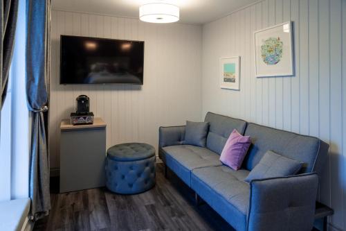 The Three Crowns B&B – Plymouth