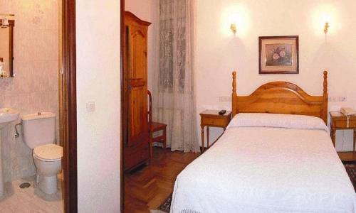 Hostal Maria Cristina - image 14
