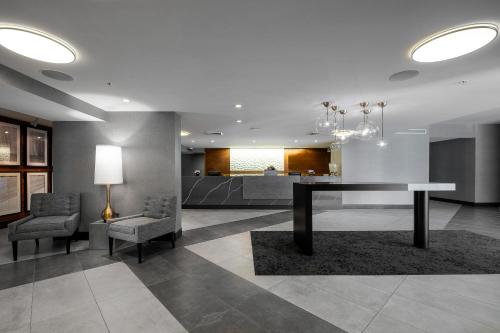 Vestíbulo, State House Inn, Trademark Collection by Wyndham in Springfield (IL)