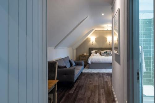 The Three Crowns B&B in Plymouth