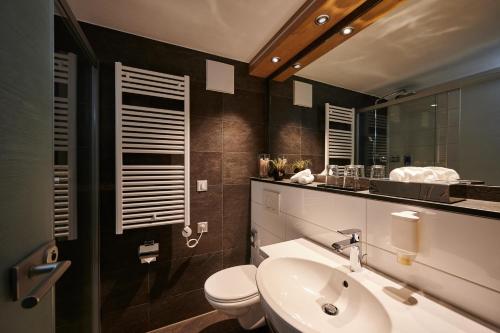 Deluxe Double Room with Matterhorn View image 4