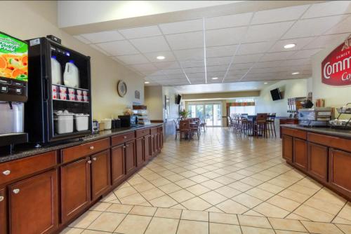 Microtel Inn & Suites by Wyndham Gulf Shores - image 12