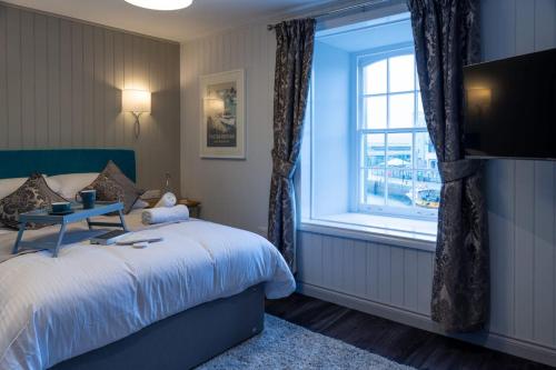 The Three Crowns B&B – Plymouth