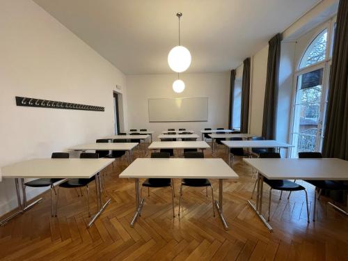 Geneva Hostel - image 14
