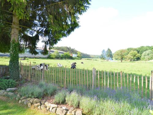 Charming cottage in a farm with views