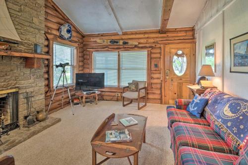 Lakefront Horseshoe Bay Home with Boat Dock in Horseshoe Bay, USA