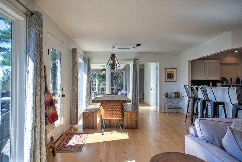 Hillside Hideaway home - image 5