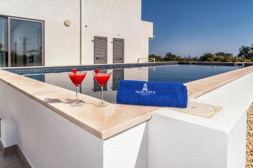 Swimming pool, Mercedes Country House in Santa Bárbara De Nexe