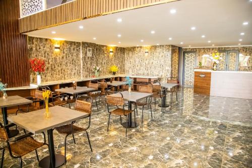 LA MIA HOTEL