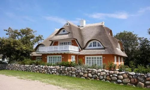 Strandhaus hinter der Düne in Ahrenshoop, Deutschland