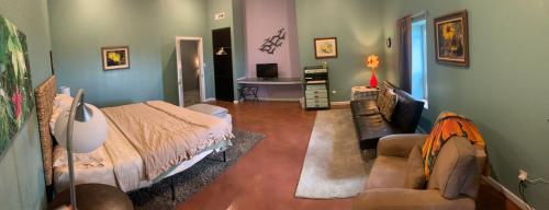 Vista de la Luna Bed & Breakfast - image 2