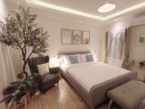 Double Bed Hotel – Bangkok, NY