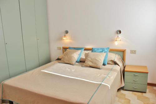 One-Bedroom Apartment image 5