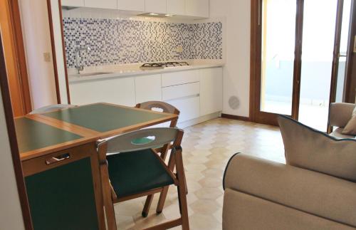 One-Bedroom Apartment image 3
