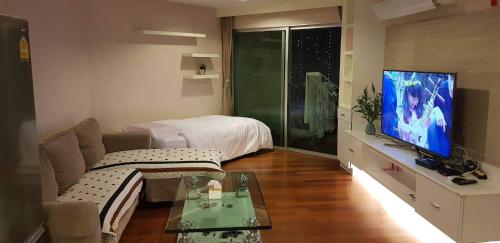 Nice 2 bedroom suite free wifi swimming pool and gym