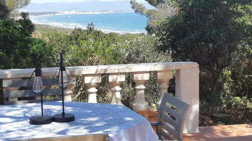 BASTIDE PRESQU ILE DE GIENS SUPERBE VUE MER PISCINE