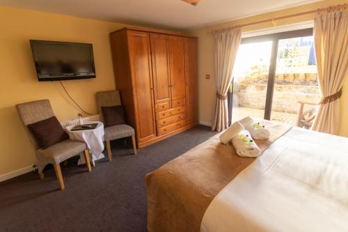Auld Cross Keys Inn - image 2