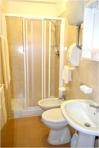 Double Room image 9