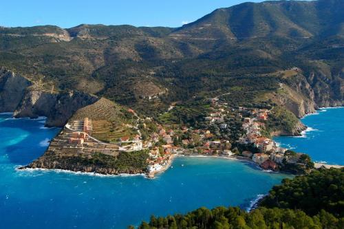 Throisma Studios with private Pool & Parking - image 7