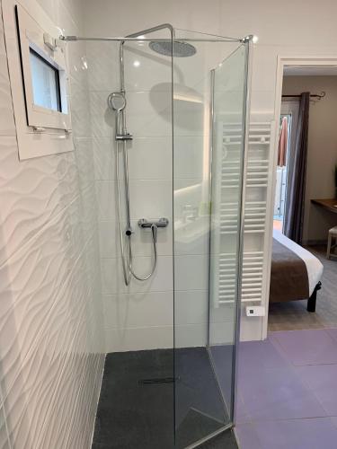 Double Room with Sea View image 7