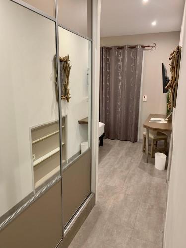 Double Room with Sea View image 6