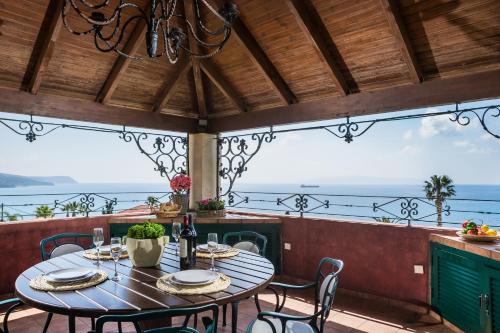  Alekata - Traditional Villas of Kefalonia, Ferienwohnung in Kefalonia