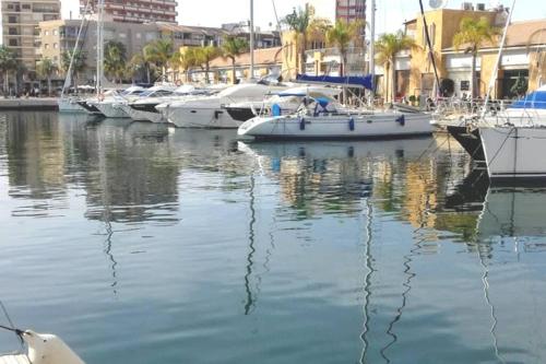 Apt near Beaches, Marina, Restaurants, Supermarkets & Bars